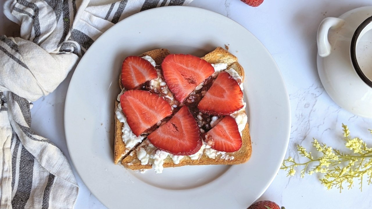 Cottage Cheese Berry Toast